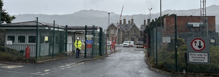 Finnart-oil-terminal-from-A814.jpg